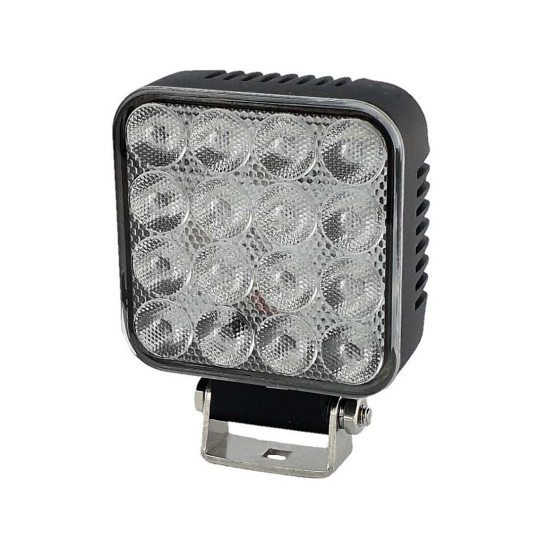 kvadratnaya-svetodiodnaya-fara-64-vatt-16-led-osram-ip68-rabochego-sveta-pro-light-1.jpg
