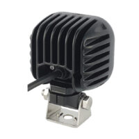 rabochaya-svetodiodnaya-fara-40-vatt-4-led-osram-12-24-volt-ip68-blizhnego-sveta-pro-series-kvadratnaya-6.jpg